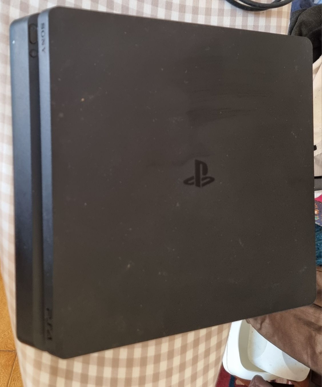Ps4 Slim 1TB + Comando e cabos