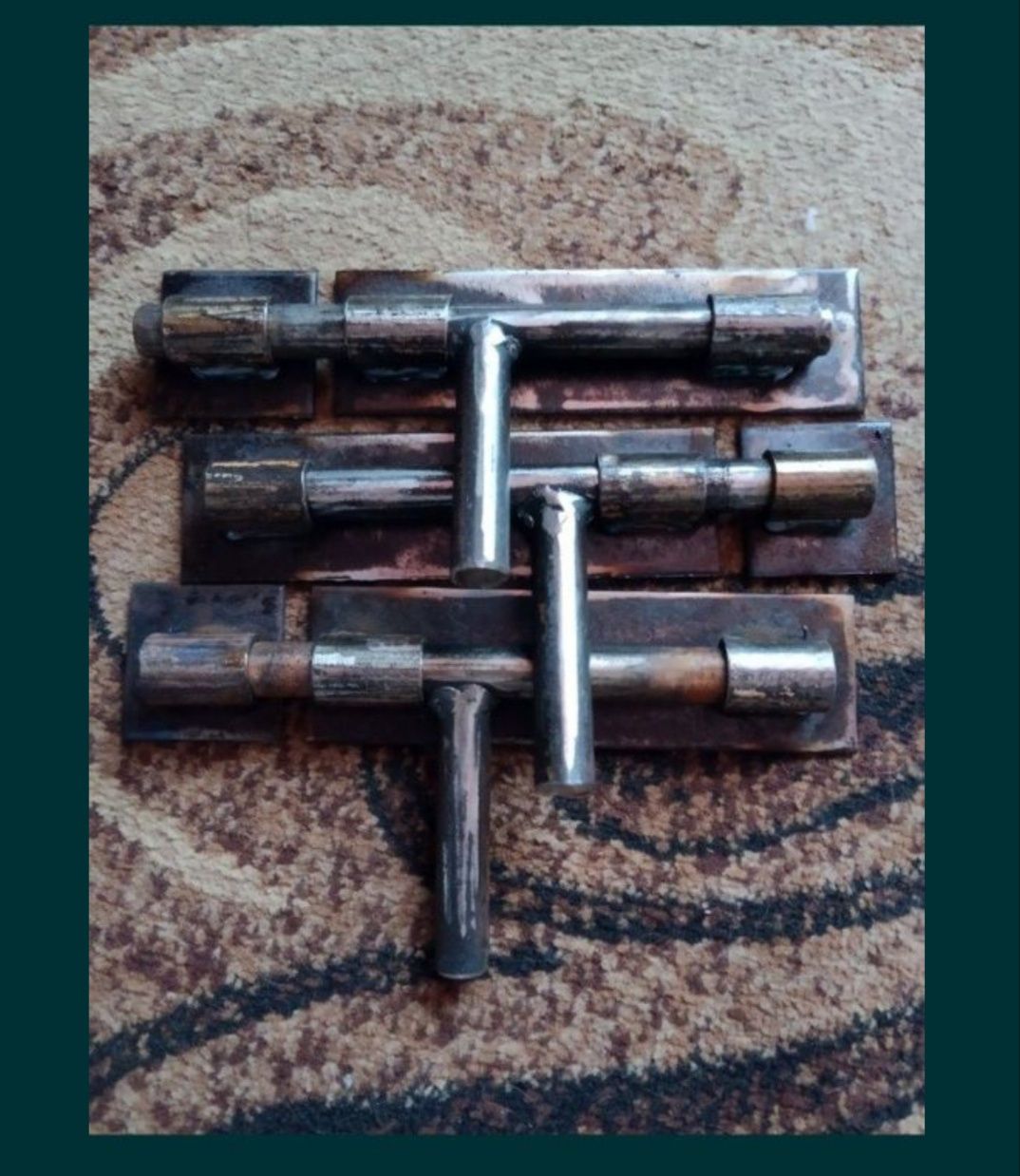 Продам винтовой замок.