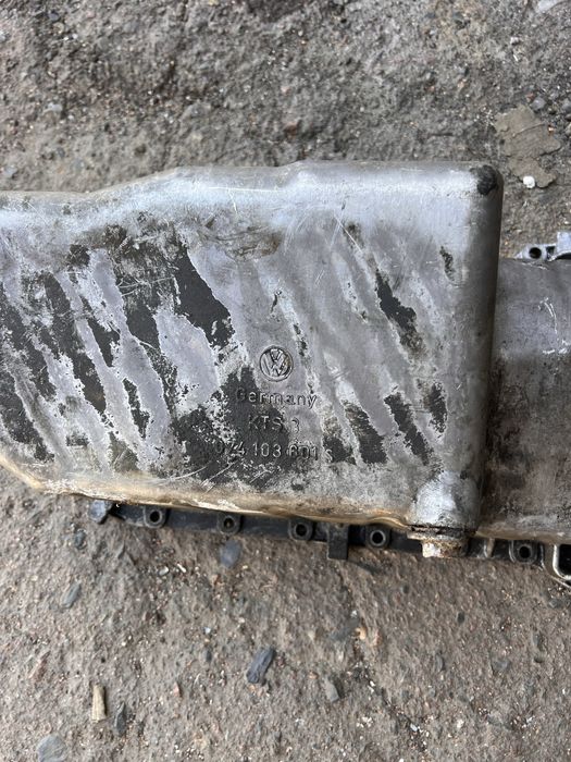 Поддон маслянныц Volkswagen Transporter t4 фольксваген транспорер