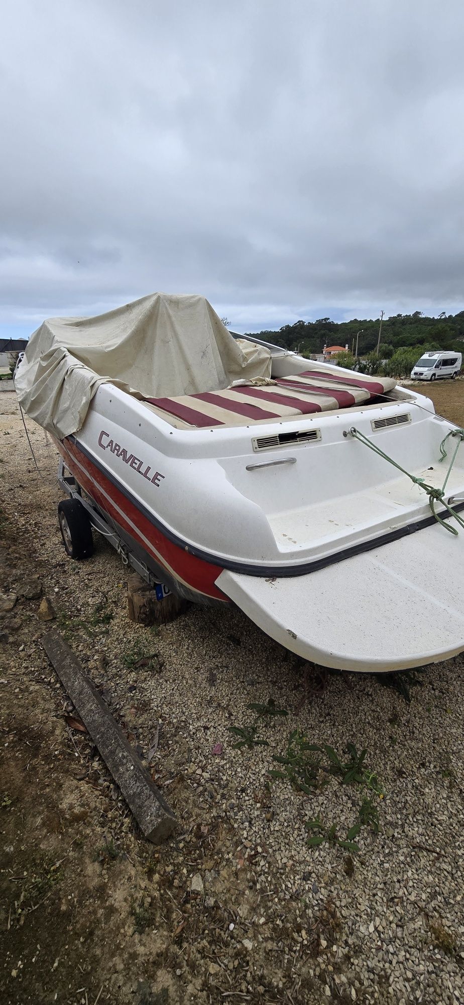 Barco Caravelle 21 pes - motor mercruiser 4.3 v6