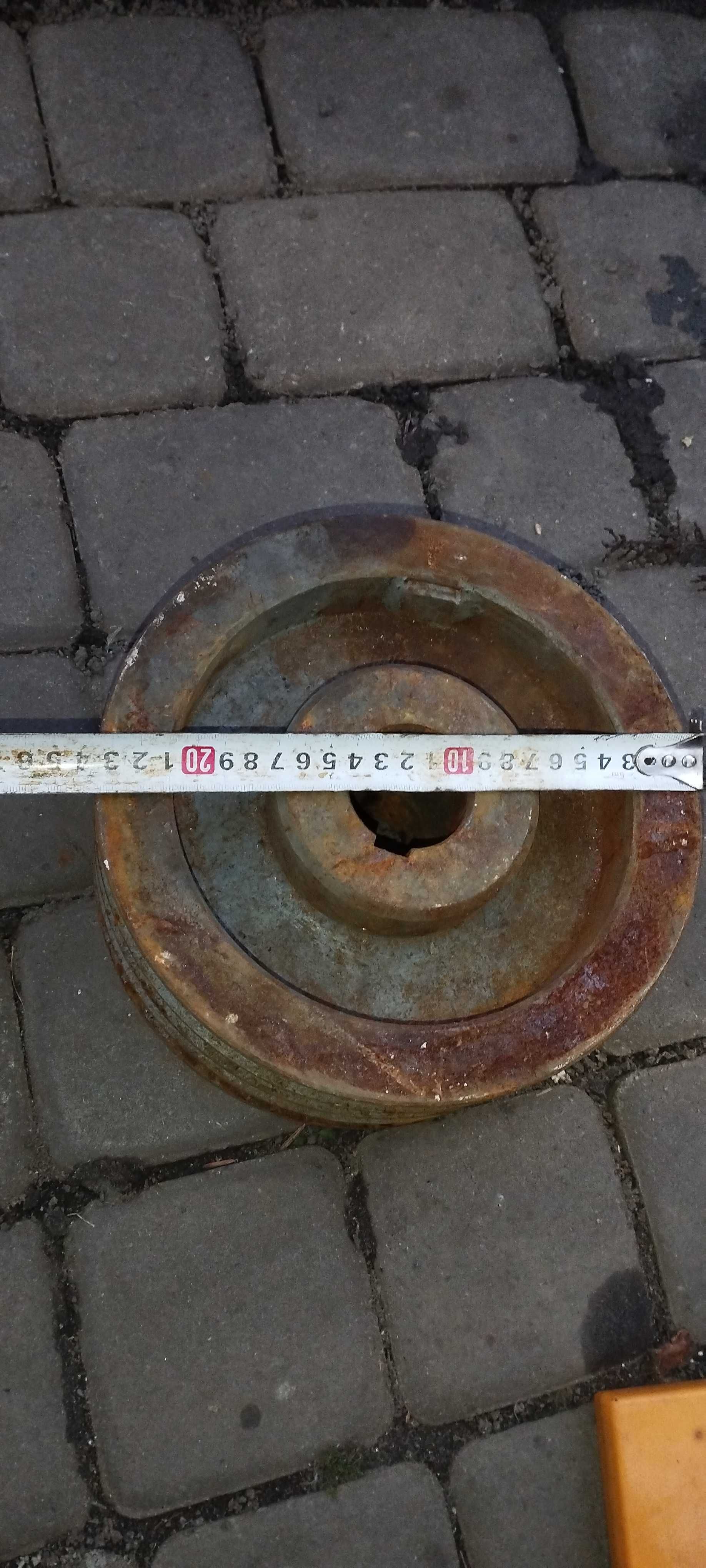 Koło pasowe , zamachowe 235 mm , 48 mm klin 14 mm 4 paski 22 mm, 18 kg