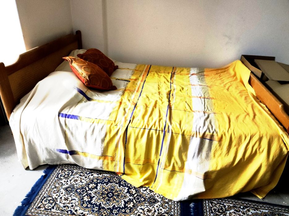 Cama+ colchão+ Cómoda+ Armário