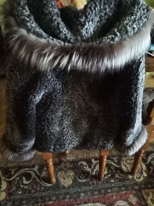 Okazja!Kurteczka.Naturalne karakuly z lisem.Stan idealny.