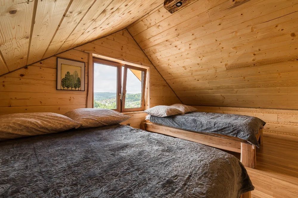 Bieszczady – drewniane domki z klimatem nad Soliną, odpoczynek!