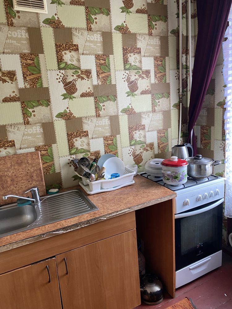 Продам квартиру гостинного типу
