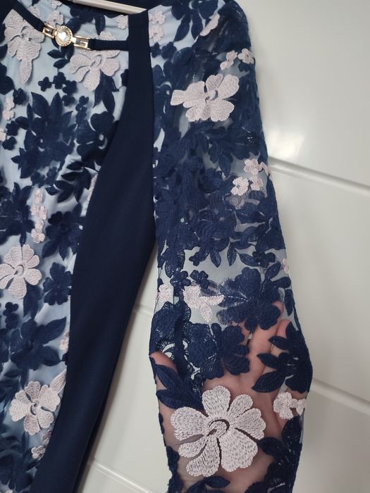 Elegancka sukienka z koronką rozmiar 42