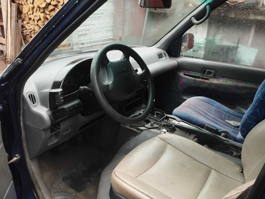 Nissan serena c23