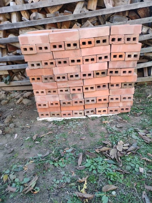 Cegła dziurawka 276 sztuk