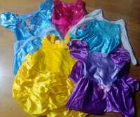 Lote 5 Vestidos Bella, Rapunzel, Cinderela: esperam novas aventuras!