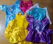 Lote 5 Vestidos Bella, Rapunzel, Cinderela: esperam novas aventuras!