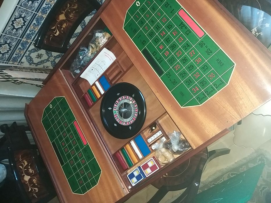 Mesa de Jogo Italiana em madeira nobre com incrustações IMACULADA