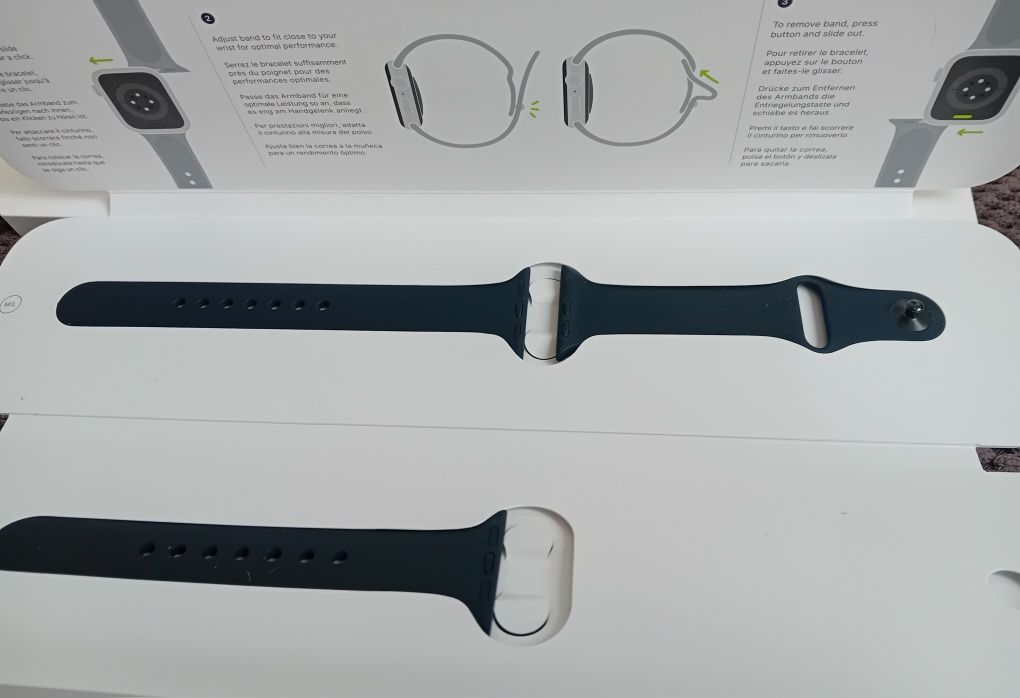 Apple Watch series 6 40mm Space Gray Alu Black Sport Band