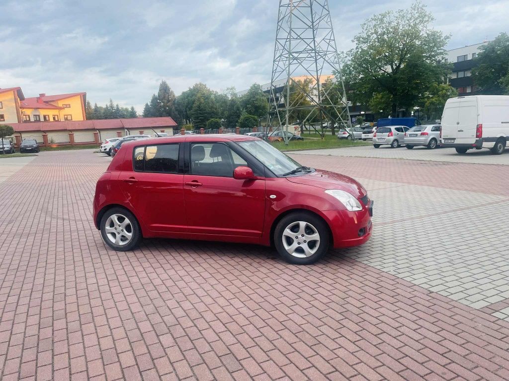 Sprzedam Suzuki Swift 1.3 b