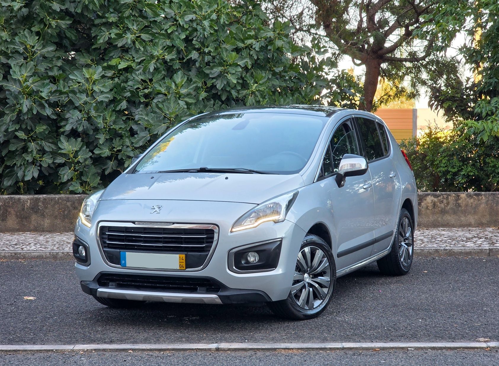 Peugeout 3008 1.6hdi full extras