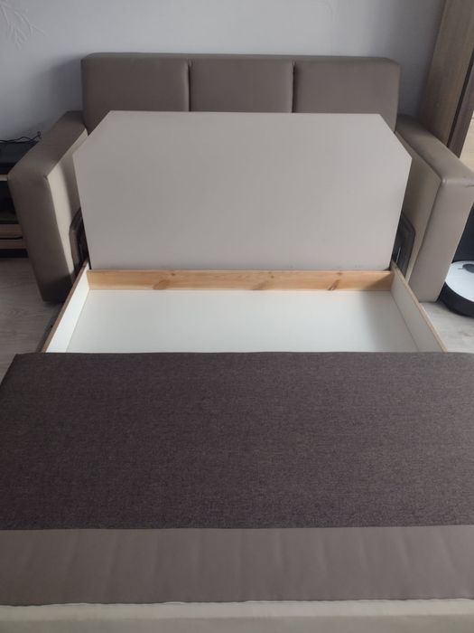 Kanapa, sofa z funkcją spania.
