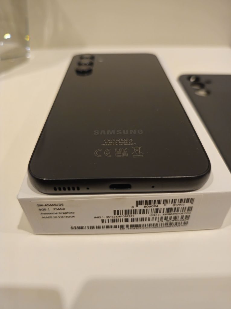 Samsung A54 5G 256 Gb + 256 Gb sd card Scandisk Total 512Gb