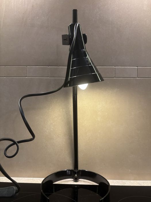 Lampka nocna lub biurkowa