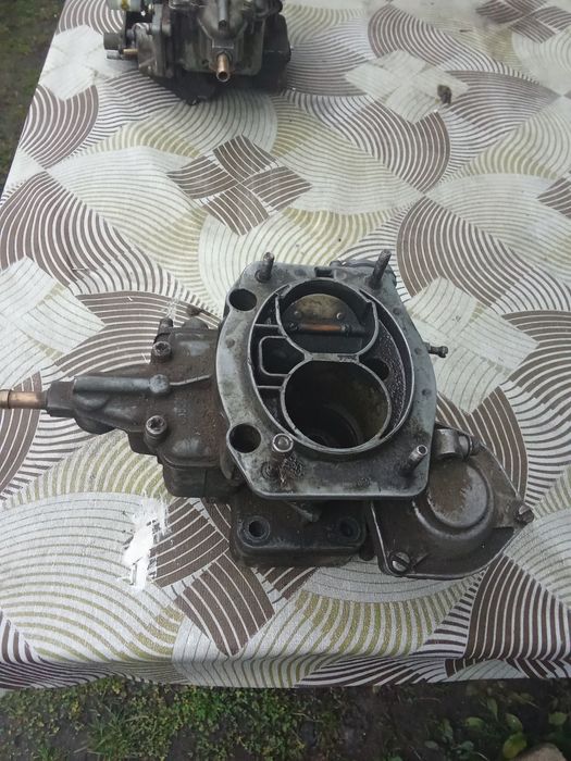 Продам Карбюратор ваз 2107,2105.ціна за два 1000грн.