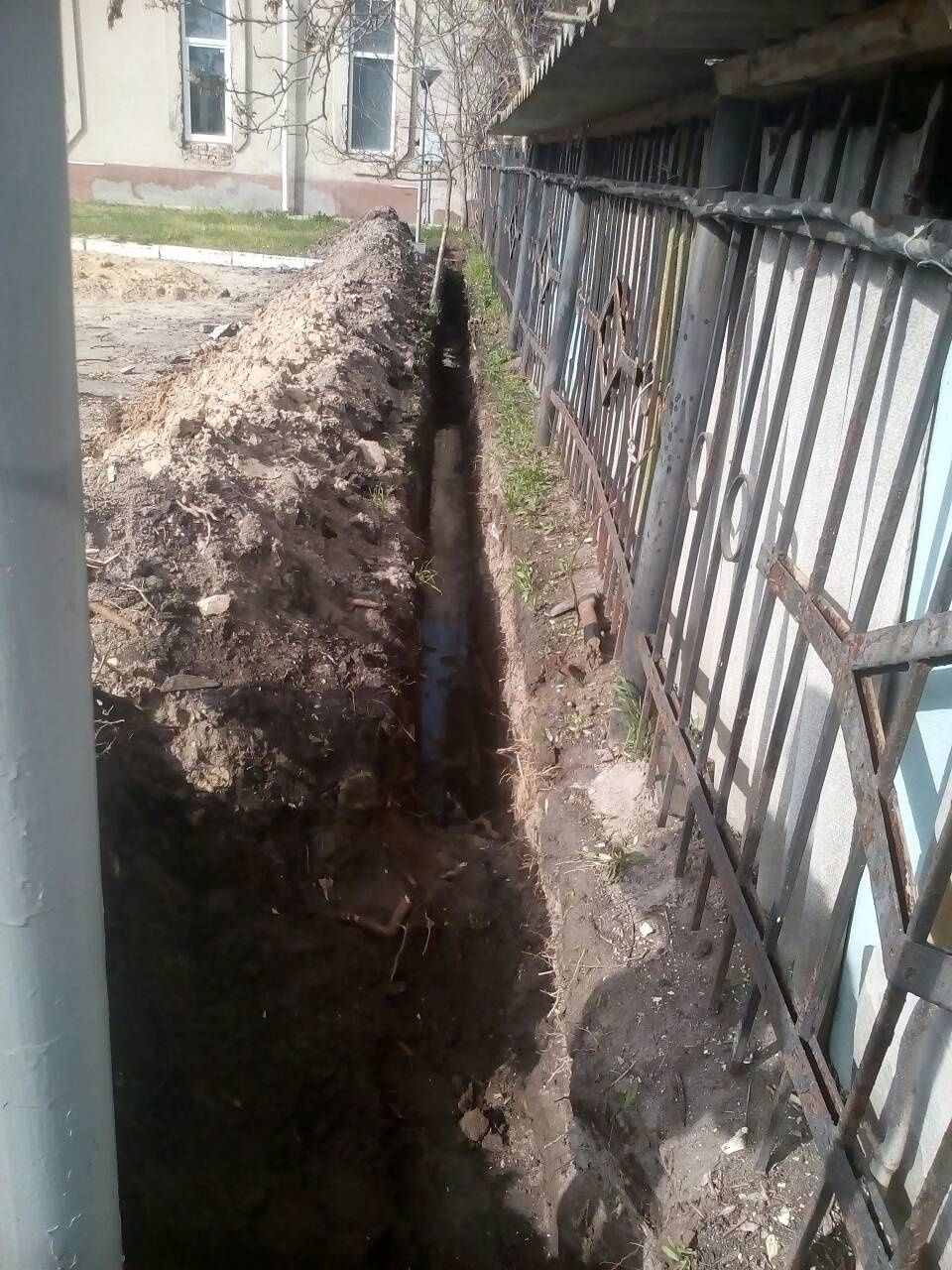 Земляные работы ,канализация,водопровод,заливка бетона,демонтаж(копка)