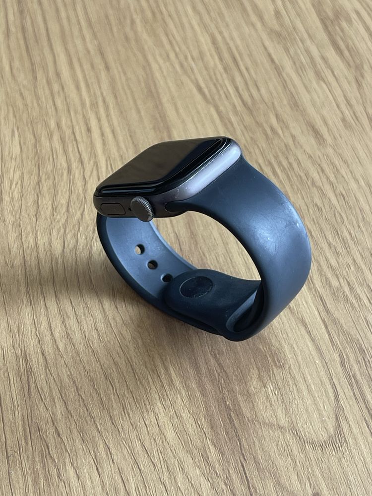 Годинник Apple Watch Series SE 40 mm