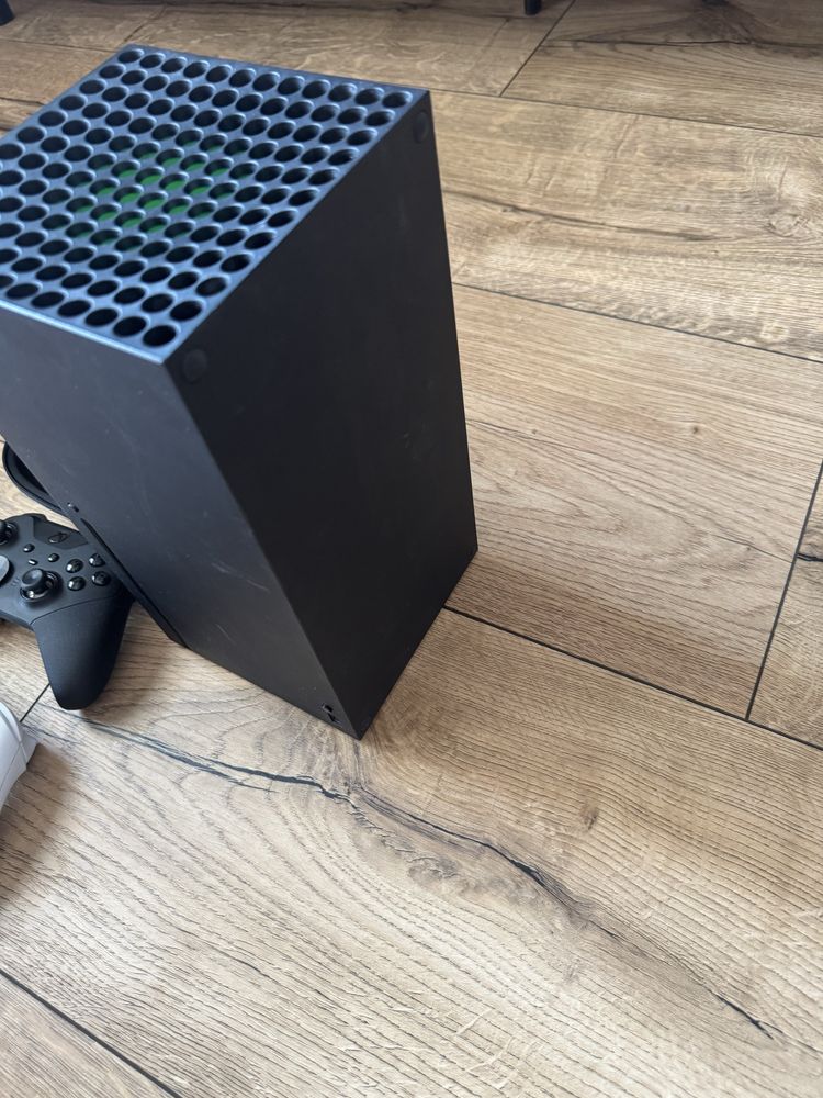 Xbox Series X 1TB + Elite Series 2 + bialy pad z Play&Charge Kit