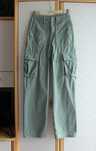 zielone spodnie jeansowe jeansy cargo z kieszeniami Pull&Bear