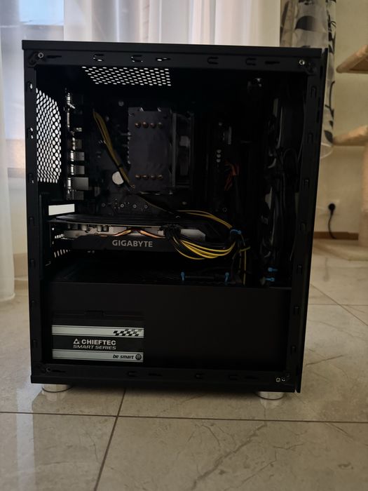 Компʼютер на базі RTX2060, Ryzen 5 3600, 16GB, 1TB.