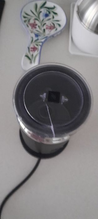 Milk Nespresso frother black