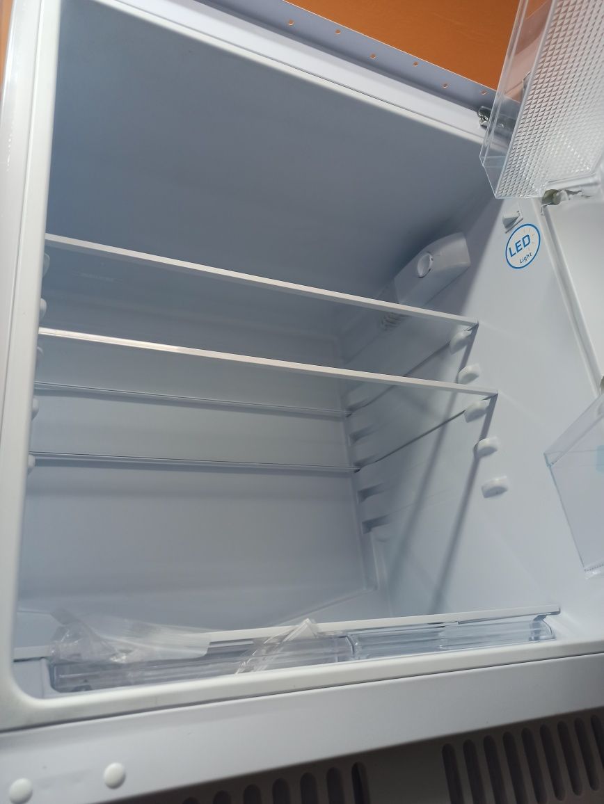 OUTLET Wspólna 6 Janki Lodówka chłodziarka podblatowa do zabudowy 82cm