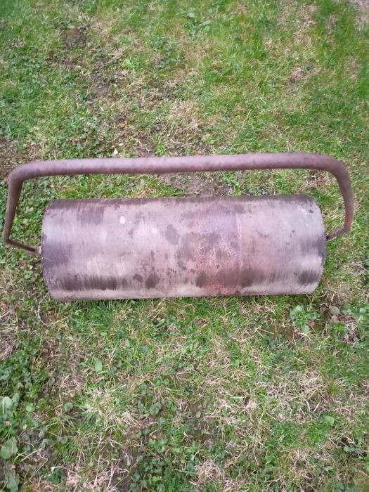 Solidny walec ogrodowy