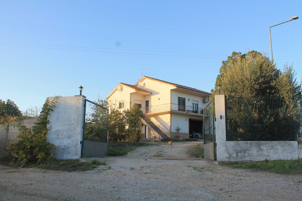 Moradia Isolada T3 com Anexo T1 em Alcanena