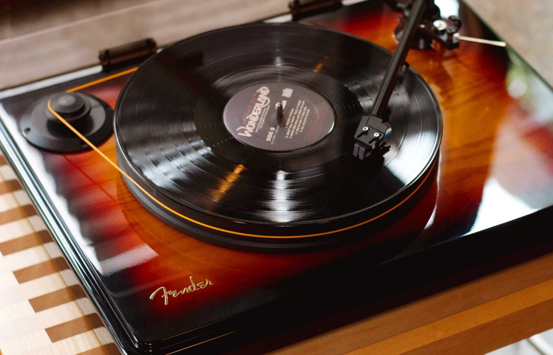 MoFi Electronics Fender x PrecisionDeck Raty 10 x 0%