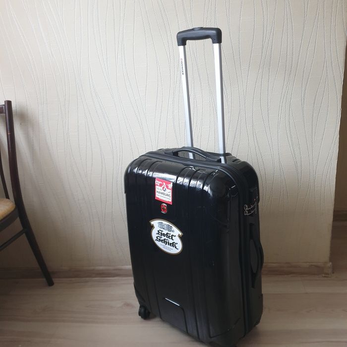 WENGER walizka średnia czarna 4koła