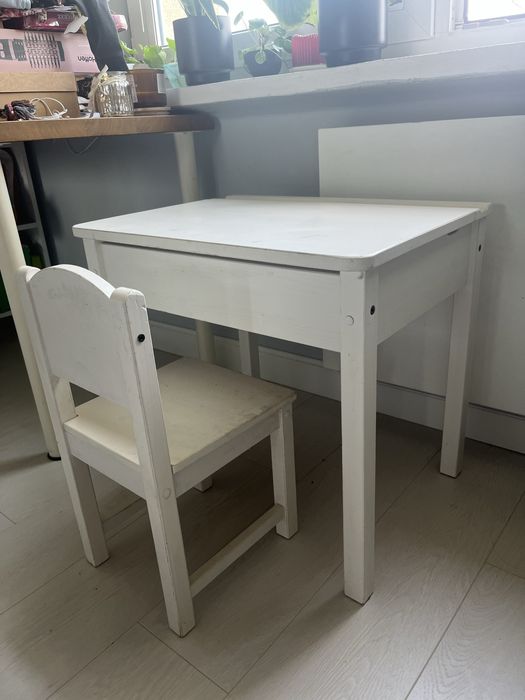 Zestaw biały Sundvik Ikea biurko otwierane krzesło