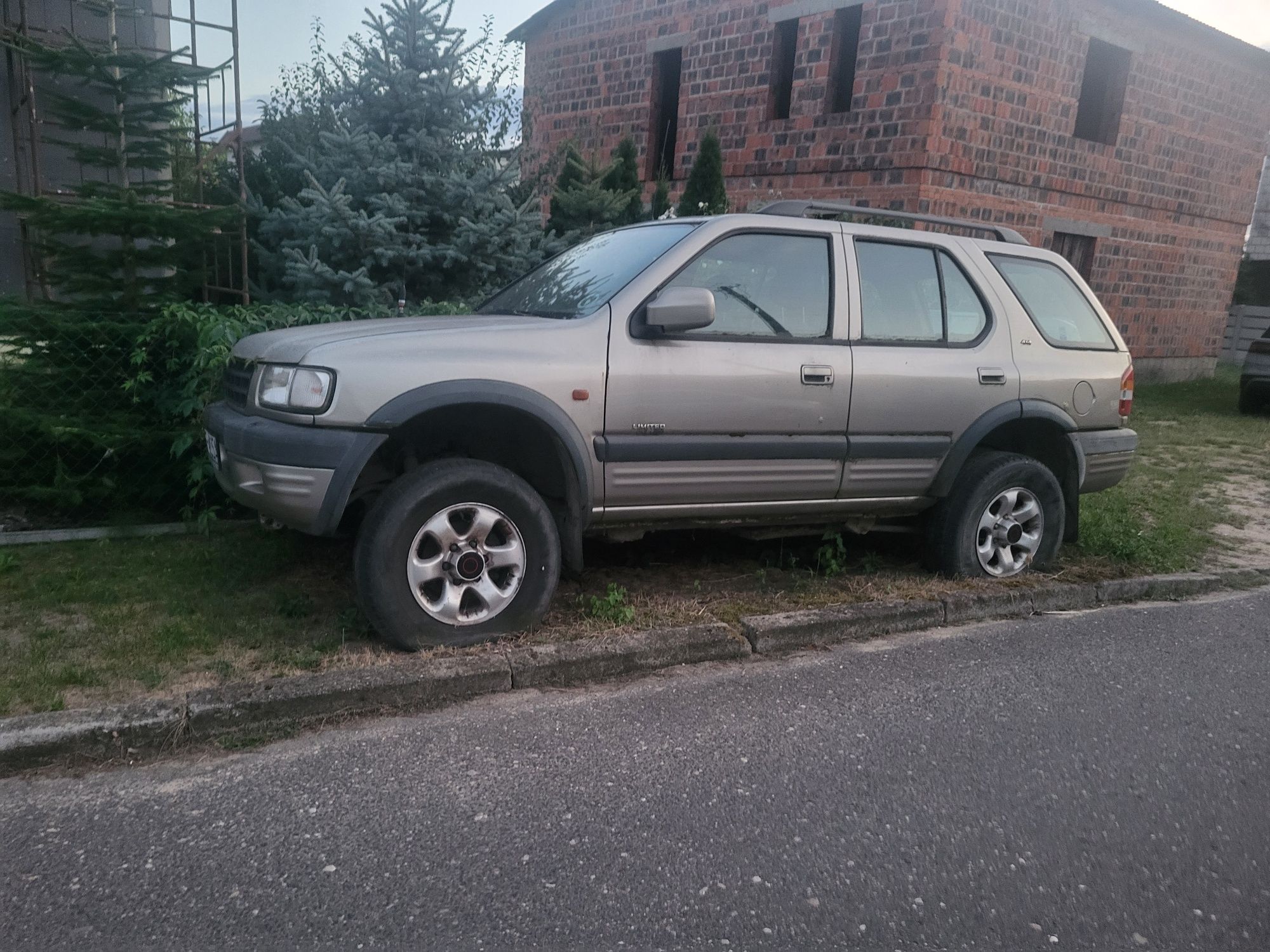 Opel frontera b long