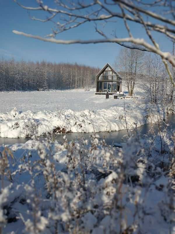 Między Olchami domek nad jeziorem