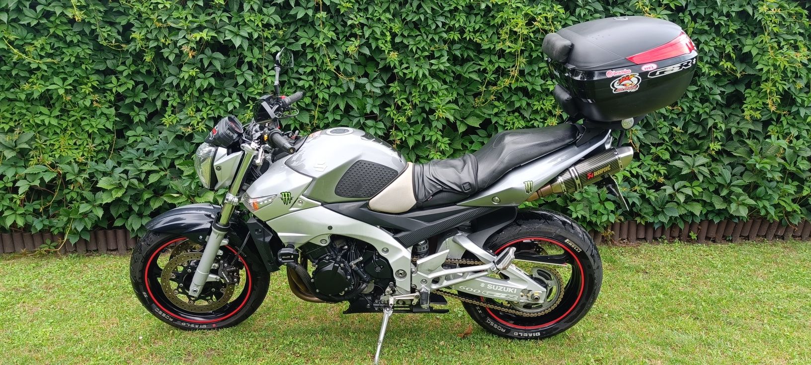 Suzuki Gsr 600 , kufer givi oświetlenie LED