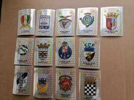 Lote 13 Cromos FUTEBOL 96/97 Emblemas Brilhantes de Clubes Panini