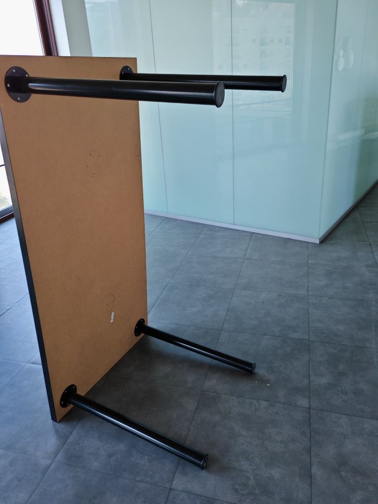 4 de Mesa vika amon ikea preta