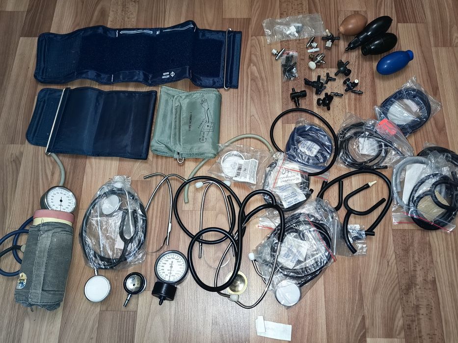 Все для ремонта тонометров, стетоскопы, камеры,груши, шланги, клапаны