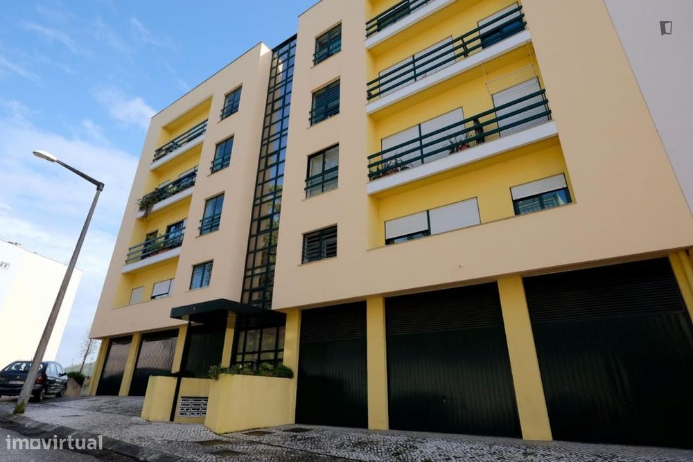 Quarto - localizado em Monte Formoso Coimbra