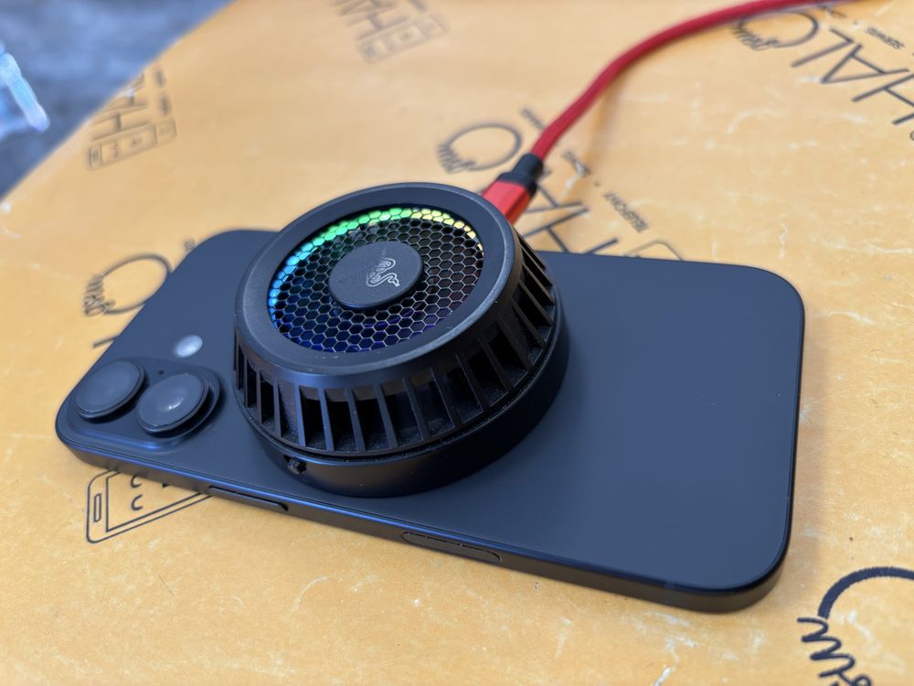 Razer Phone Cooling Fun MagSafe - for iPhone od Lombard Halogsm Łódź