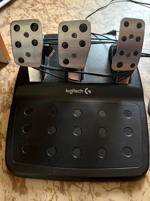 Руль Logitech G29 Driving Force + педалі (PlayStation/PC)
