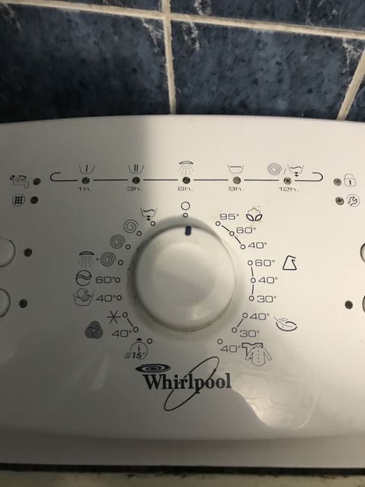 Стіралка Whirlpool.