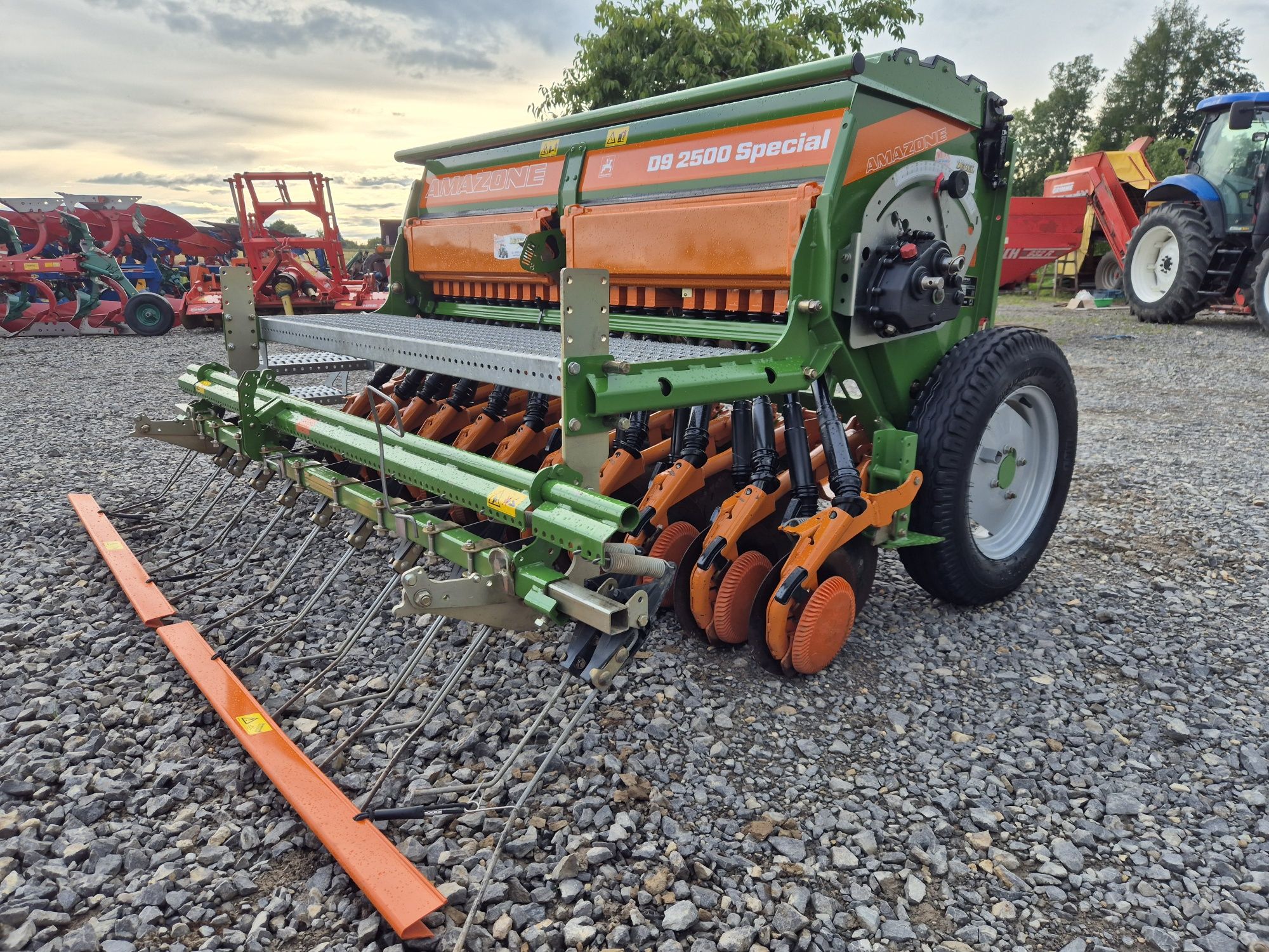 Amazone D9 2500  talerzowy 2.5m ad siewnik zbożowy  Komputer.