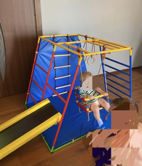 Дитячий спортивний комплекс