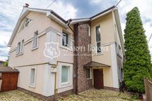 Будинок, 3 поверхи. 5 соток. Євроремонт. Збруцька 5, Святошинський р-н
