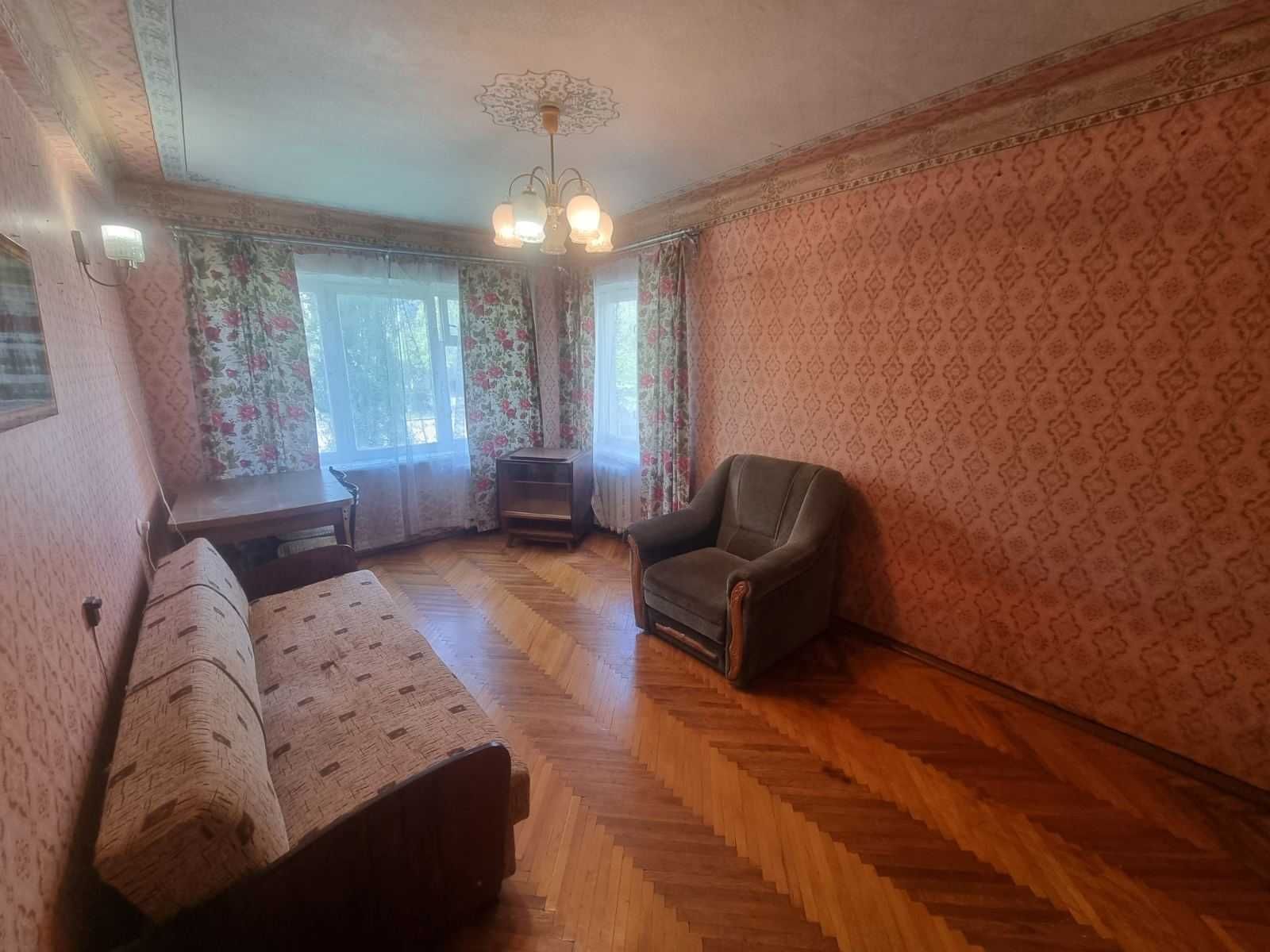 Продам 2 кім квартиру вул. Празька 25 (Дарницька пл)