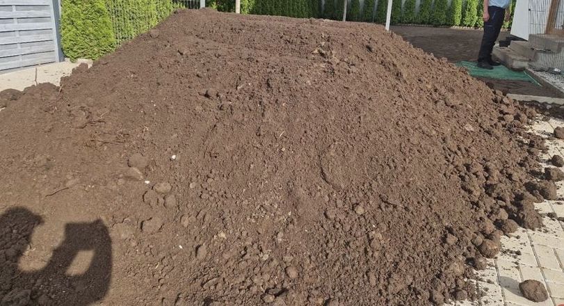 Ziemia humus czarnoziem.