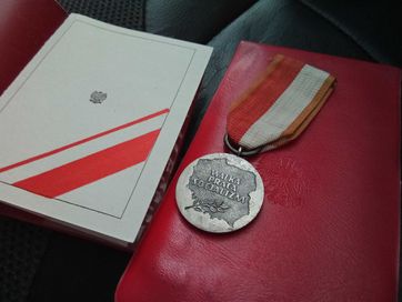 Medal 40-lecia Polski Ludowej zestaw plus etui i nadanie .